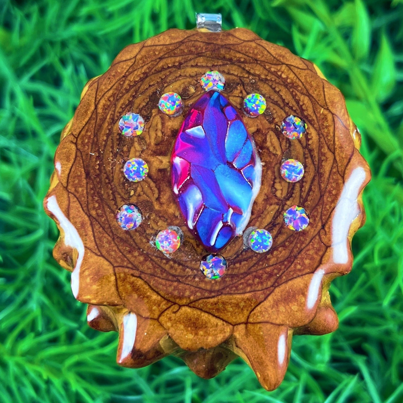 Opal with Dichroic Navette