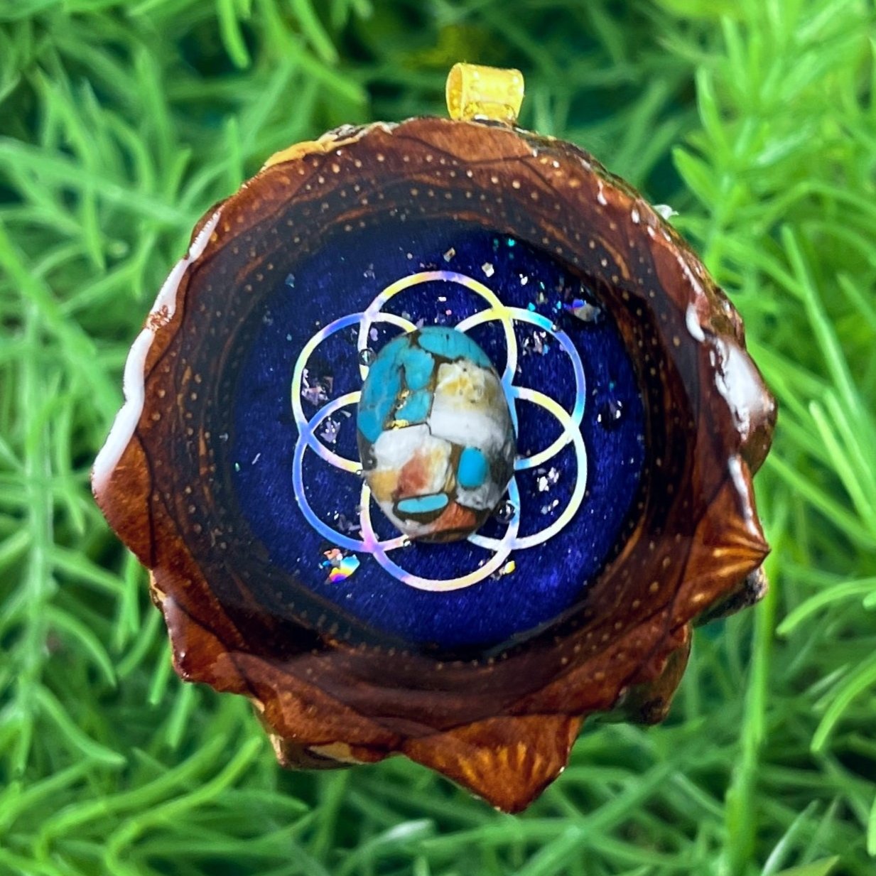 Supernova with Spiny Oyster Turquoise & Seed of Life