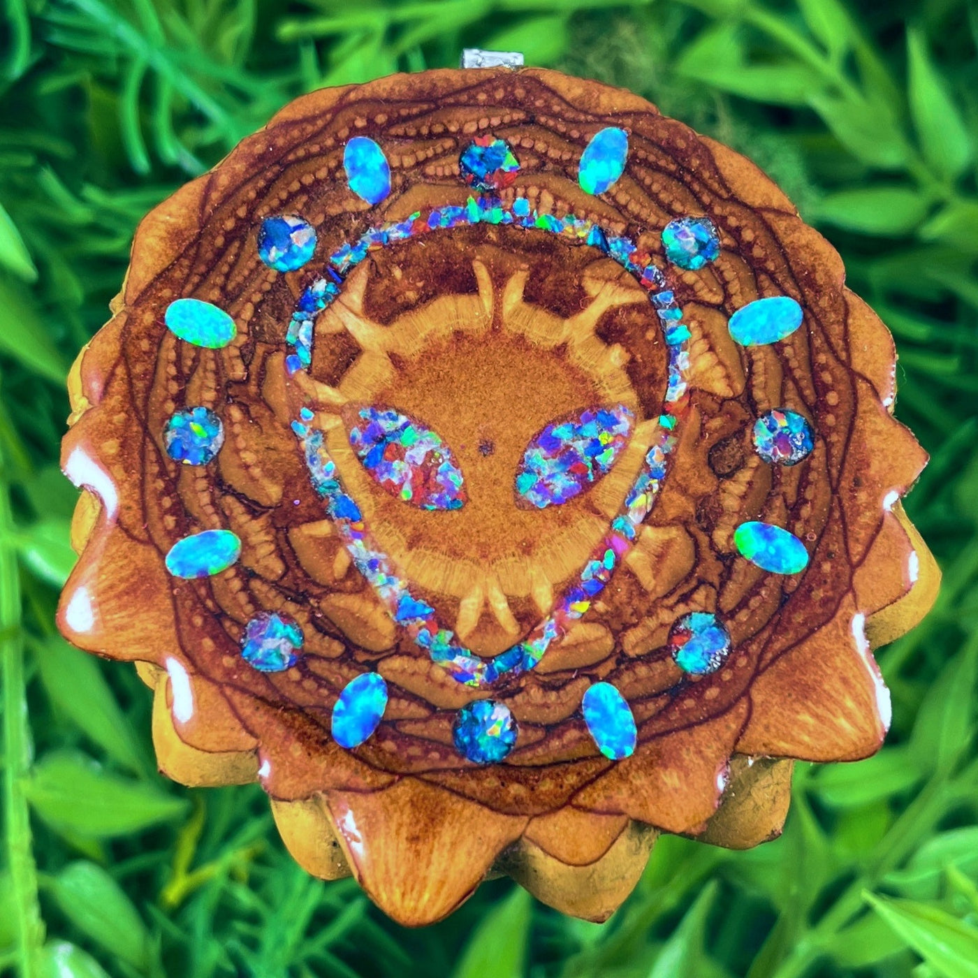 Crushed Opal Alien